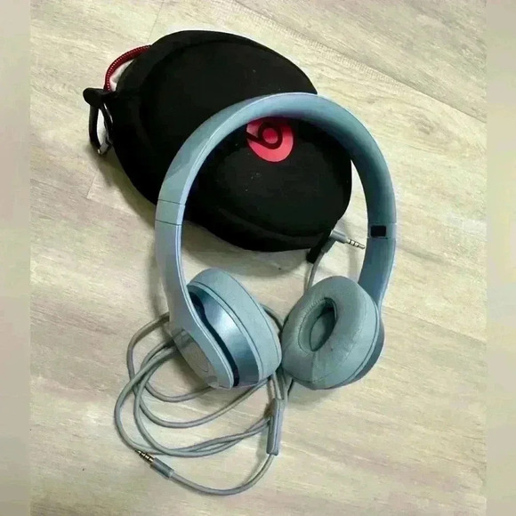 Beats Solo 2 Wired On-Ear Headphone light blue - Picture 1 of 16